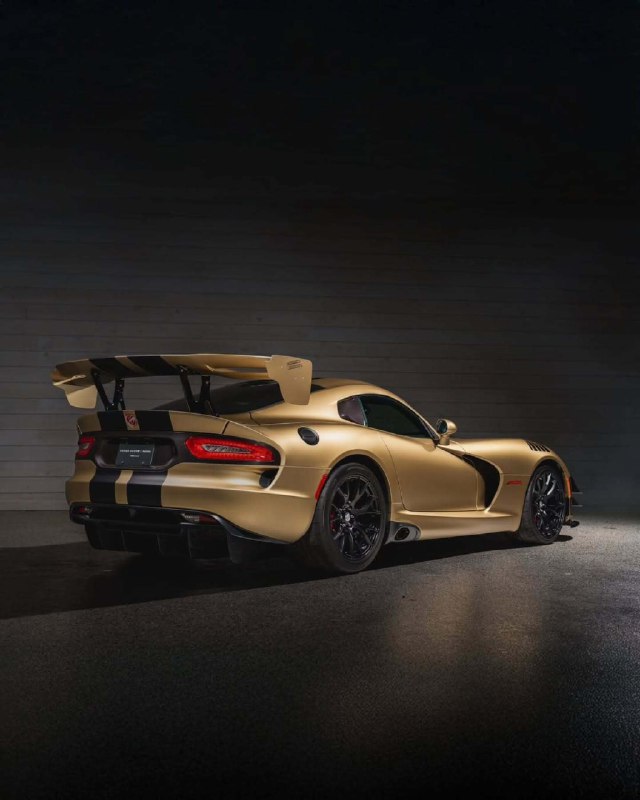 Dodge Viper ACR 4