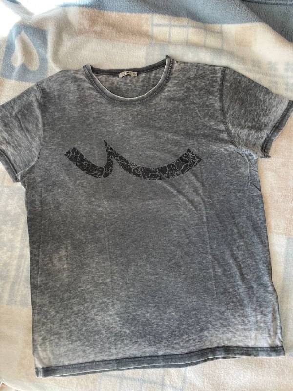 Футболки новые — фото 1