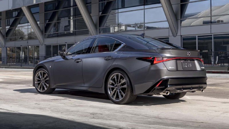 В США представлен обновленный седан Lexus IS 6