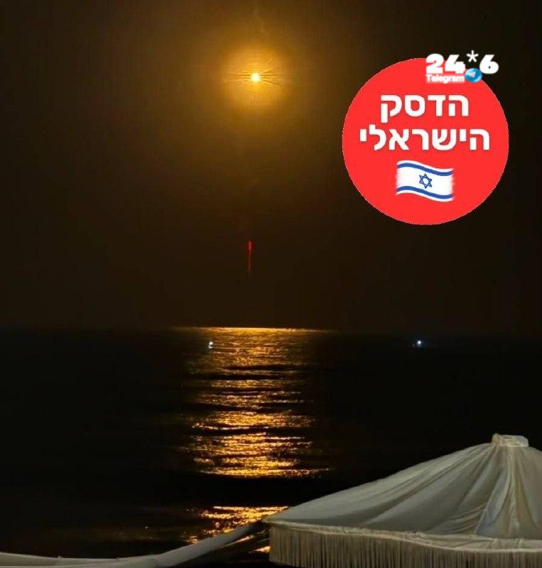 🇮🇱 פצצות תאורה מעל שמי עזה.