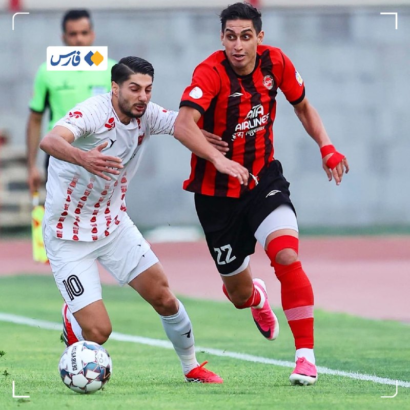 خبرگزاری فارس ✔: 🎥 گل اول تراکتور به پرسپولیس توسط اشترکالی روی اشتباه ایری ⚽️ تراکتور ۱ - ۰ پرسپولیس @Farsnaپیروزی لحظهآخری تراکتور مق