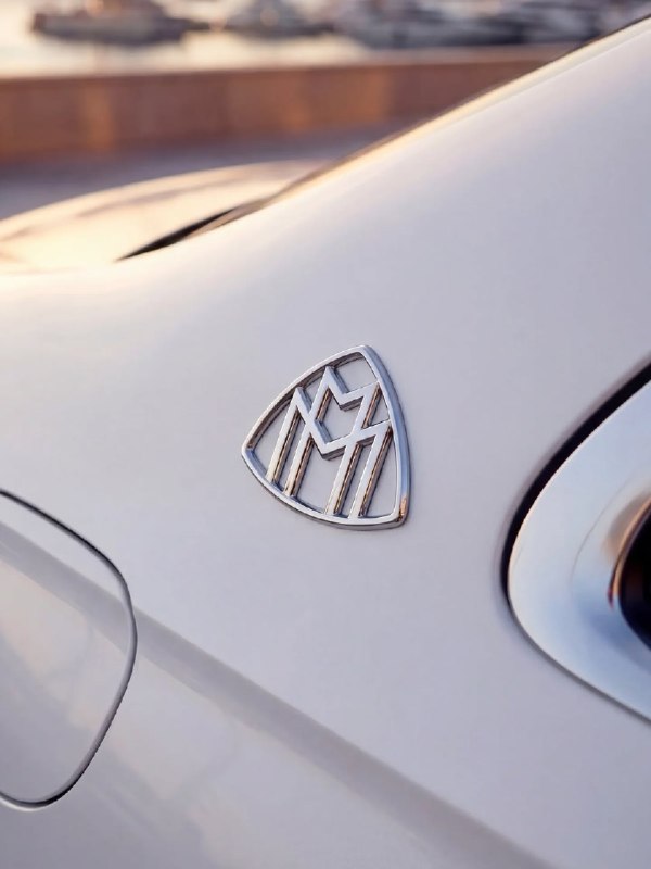 MERCEDES-MAYBACH S1000 8