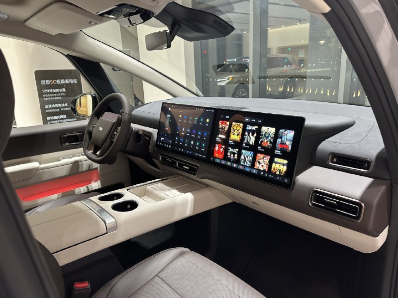 Li Auto отзывает 11 тысяч минивэнов Li Mega 3