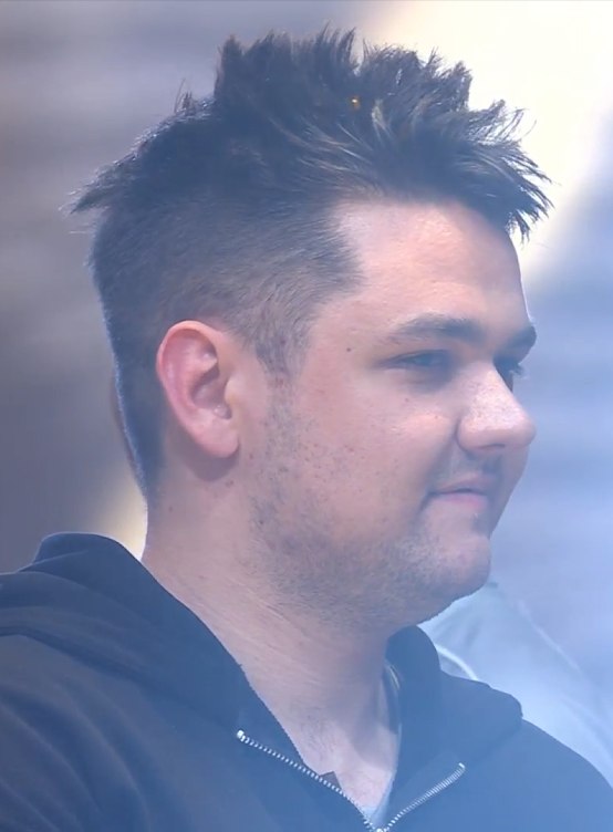 Dota2 Live: Petition to give this man his purple drow immortalترجمه Gemini:‏پتیشن بدین به این مرد ایمورتال بنفش ⁦Drow⁩ بدنتعداد آپ‌و