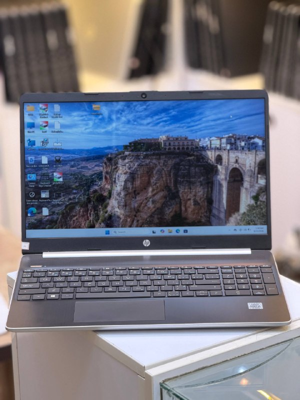لپتاپ استوک ارزان به قیمت عمده: 💼 HP 15⚙️ CPU: Intel Core i5-1035G1🧩 RAM: 8GB💾 SSD: 256GB🎮 GPU: Intel UHD Graphics🖥 Display: 15.6” HD⭐ Grade: A++✨ مناسب