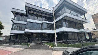 Продается здание 2350м2. Ор-р: Мумтоз. Вдоль дороги.