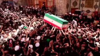 🎦 כרגע; גופתו המטוהרת של מנהיג מהפכת סלמי שנהרג מועברת למקום התפילה במקדש אמיר אל-מומינין עליו השלום.