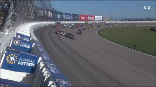 Гонщик NASCAR проехался по стене со скоростью 320 КМ/Ч. Зейн Смит оказался зажат