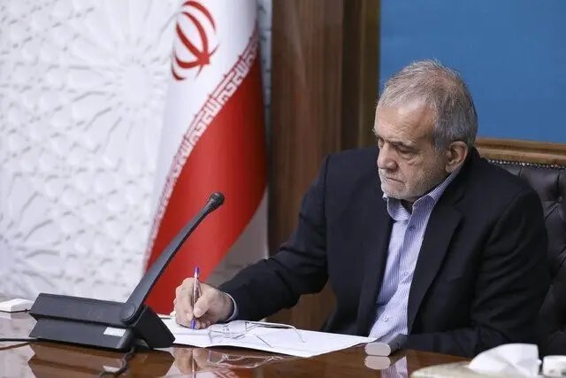 خبرگزاری‌کارایران"ایلنا": با صدور حکمی از سوی پزشکیان؛«بیژن رنجبر» عضو جدید هیأت امنای بنیاد ملی نخبگان کشور شدرئیس‌جمهور در حکمی «بیژن رنجبر» را 