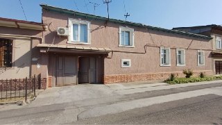Дом продается 5,6 сот Янгиабаде