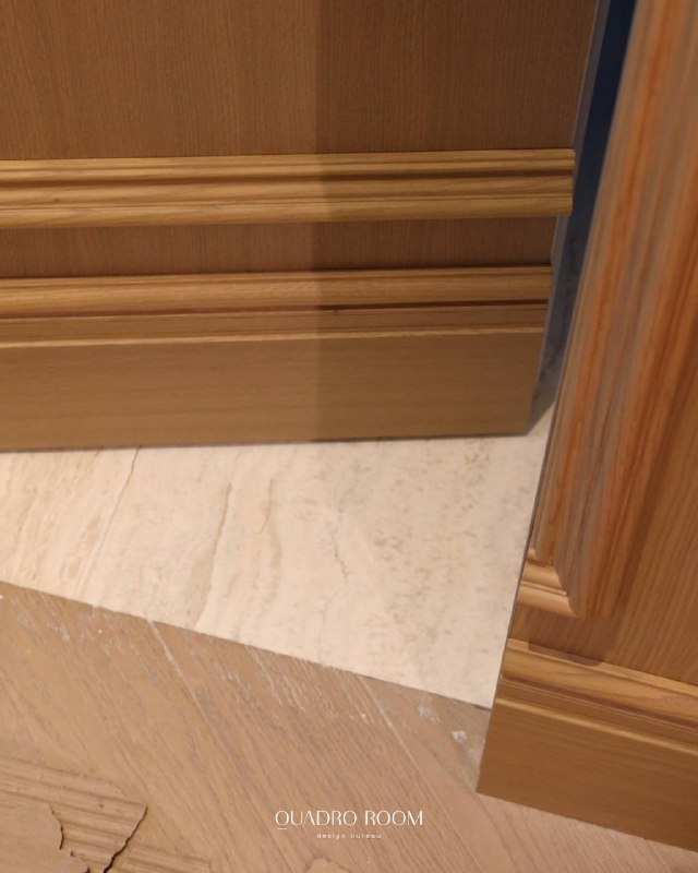 VICTORY PARK RESIDENCES PROJECT Январь January 2026 Мастер-спальню в круг зашили шпонированными панелями. Приехало мягкое изголовье, а также изножь... - изображение 4 - мастер, мягкое, изголовье