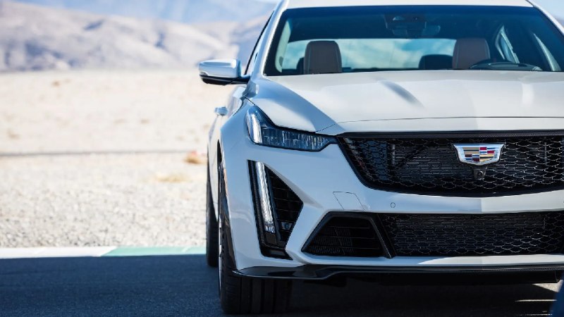 Кажется, Америка решила подарить миру невероятный подарок: Cadillac CT6-V Blackw