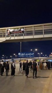 המונים ממשיכים לנהור לנג'ף אלאשרף כדי להשתתף בהלווייתו של האימאם שנהרג