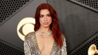 Дуа Липа, Coldplay и Radiohead требуют наказать спекулянтовБолее сорока крупнейших британских артистов — среди них Dua Lipa, Coldplay, Sam Fender, Radiohead и The Cure — подписали открытое письмо премьер-министру Киру Стармеру с требованием выполнить предв