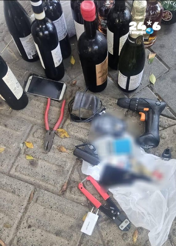 🇮🇱 המשטרה תפסה אתמול תושב תל אביב בשנות ה-60 לחייו ביציאה מבניין שנפגע במלחמה - כשברשותו רכוש רב שעל פי ה…