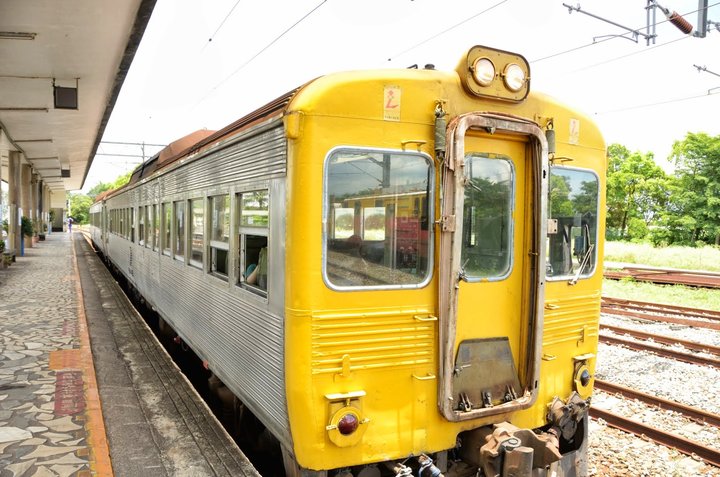 追憶逝去的4678次普通車：白鐵仔「光華號」DR2700
