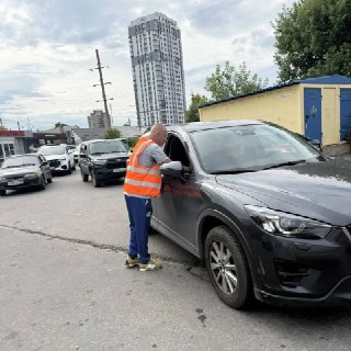 ⛽️ Липецкий губернатор попросил уважительно относиться к волонтерам в очередях на АЗС. В области продают бензин по номерам машин: сегодня только нечетным, завтра только четнымГубернатор Игорь Артамонов попросил липчан «с уважением» относиться к волонтерам,