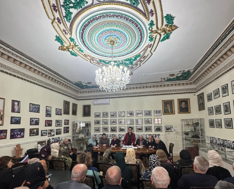 Марина Ахмедова переизбрана председателем Союза писателей Дагестана фото