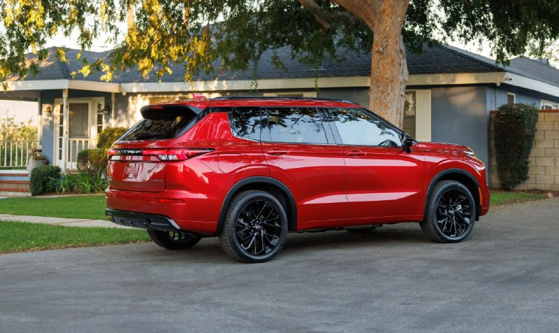 Mitsubishi Outlander стал новым Nissan Rogue 4