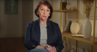 Маму Ильи Яшина допросили в МосквеОб этом политик сообщил в своем телеграм-канале. По его словам, сегодня Татьяну Яшину около двух часов допрашивали в Главном следственном управлении СК по уголовному делу, возбужденному против него. Она отказалась давать п