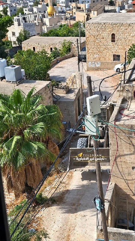 Local sources: IDF forces accompanied by a military bulldozer stormed the village of Burin south of Nablus.