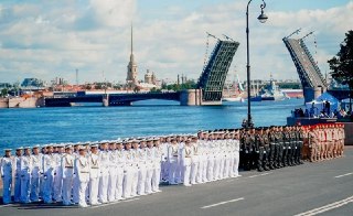 В Петербурге второй год подряд отменяют военно-морской парад на день ВМФМинобороны РФ не планирует в этом году проводить Главный военно-морской парад, сообщает «Фонтанка».⚪️ Что произошло. Как уточняет издание, официальная подготовка к параду в День ВМФ в 