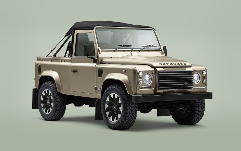 Land Rover возрождает классический DefenderНовый Defender в версии Soft Top стал