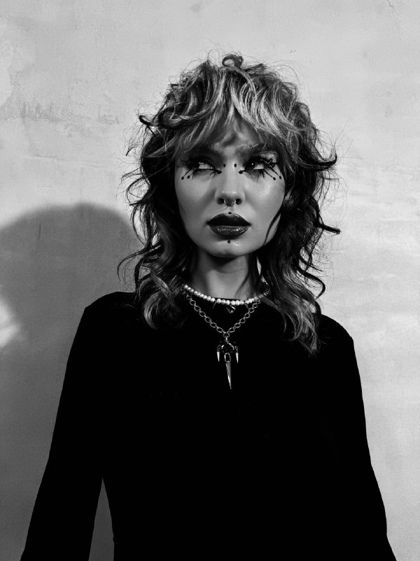 Гайз, предупреждаю!Уже завтра открою возможность попасть на онлайн-курс по проф. укладкам и работе с париками.Это курс для мастеров по волосам, визажистов, стилистов — всех, кто хочет создавать востребованные в 2025 году укладки. Программа создана так, чтобы ученик даже с 0 мог сделать нужную укладку. И, конечно, будем разбирать алгоритм и способы продвижения в профессии.Что сделать, чтобы поток клиентов и доход стали больше 🤘🏻Как это будет: всем, кто регистрировался на интенсив, напишет моя помощница и предложит присоединиться к курсу. Кто пришел именно на интенсив, вы можете просто написать об этом. Все строго по желанию.Жду завтра 🌹Гайз, предупреждаю!Уже завтра открою возможность попасть на онлайн-курс по проф. укладкам и работе с париками.Это курс для мастеров по волосам, визажистов, стилистов — всех, кто хочет создавать востребованные в 2025 году укладки. Программа создана так, чтобы ученик даже с 0 мог сделать нужную укладку. И, конечно, будем разбирать алгоритм и способы продвижения в профессии.Что сделать, чтобы поток клиентов и доход стали больше 🤘🏻Как это будет: всем, кто регистрировался на интенсив, напишет моя помощница и предложит присоединиться к курсу. Кто пришел именно на интенсив, вы можете просто написать об этом. Все строго по желанию.Жду завтра 🌹