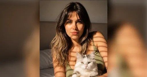 نیستان5: 🔴 رسانه های حقوق بشری : این خانم به اسم آذر یاهو به دلیل گذاشتن استیکر خنده و خوشحالی برای مرگ رهبر جمهوری اسلامی و همچن