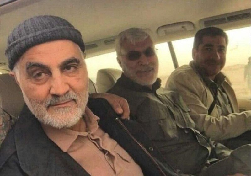 🌷ب یاد شهیدان🌷: 📸 تصویری از شهید سردار قاسم سلیمانی و رفقای با وفایش شهید ابومهدی المهندس و شهید حسین پورجعفری....رقص و جولان بر سر میدا