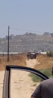צבא הכיבוש מגרש את התושבים שהגיעו למישור בית פוריק כדי לכבות את השריפות המשתוללות