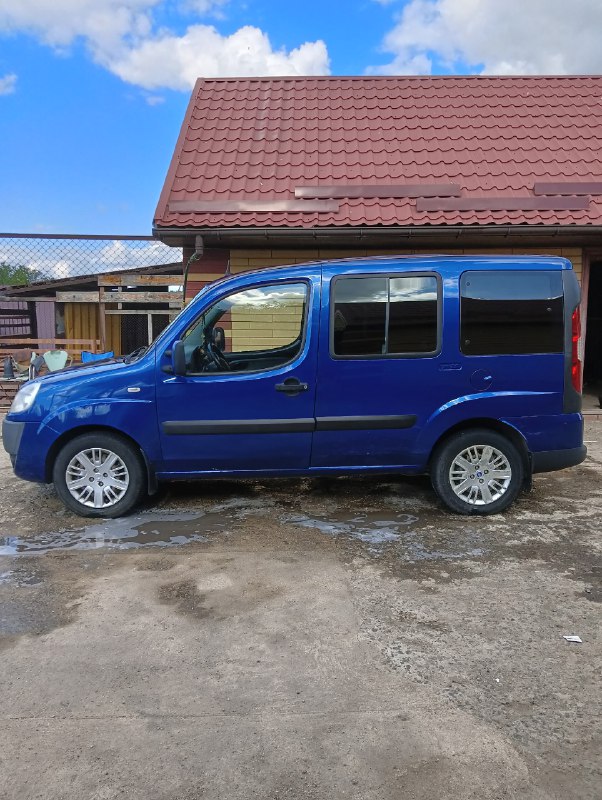 Продам фиат добло 1.4 бензин, стоит газ евро 4! 2008 год машина на полном боевом ходу! ходовая переб... - фотография
