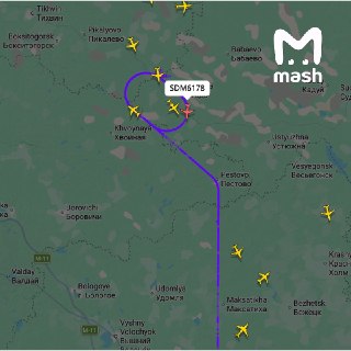 Украинские дроны атакуют Ленинградскую область — в небе над регионом объявлена беспилотная опасность.В аэропорту Пулково ввели временные ограничения на вылет и приём самолётов. Задержаны восемь рейсов на вылет и 12 на прилёт. Минимум пять бортов кружат над