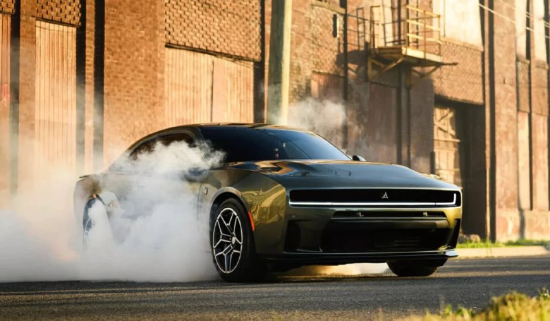 Бензиновый Dodge Charger возвращается — 550 л.с. и полный привод