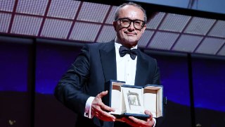 Фильм Андрея Звягинцева «Минотавр» получил Гран-при Каннского фестиваля — второй по значимости приз. Об этом было объявлено на церемонии.  При получении награды режиссер обратился к Путину:  «Миллионы людей по обе стороны линии соприкосновения сейчас мечта