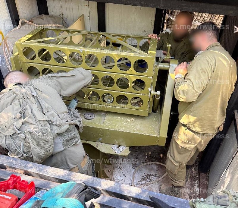 ️🇱🇧🇱🇧🇮🇱 IDF: During an activity of the forces in the area around Kfarkhova, we discovered a Hezbollah launch pad and rockets.