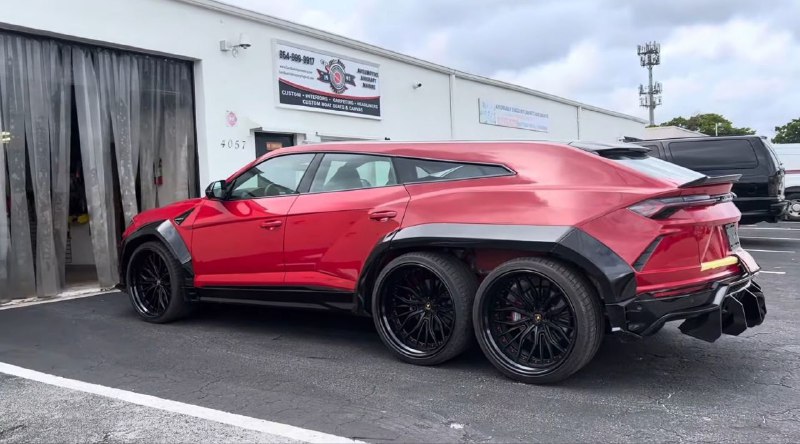 Показали шестиколёсный Lamborghini Urus• Во Флориде (США) засняли трёхосный Lamb
