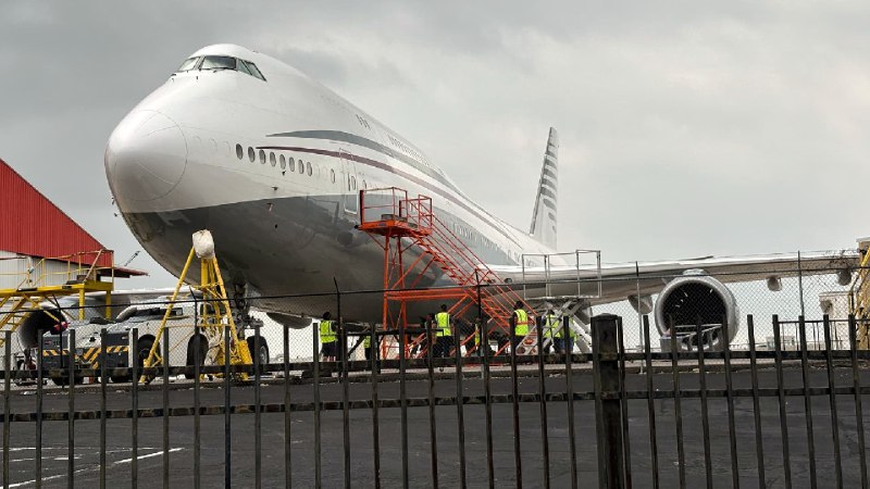 Trump's Qatar jet gift 'rife with political espionage,' Republican senator warns