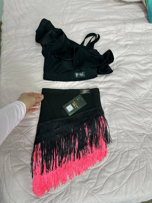 Продаю новые топ и юбку для бальных танцев