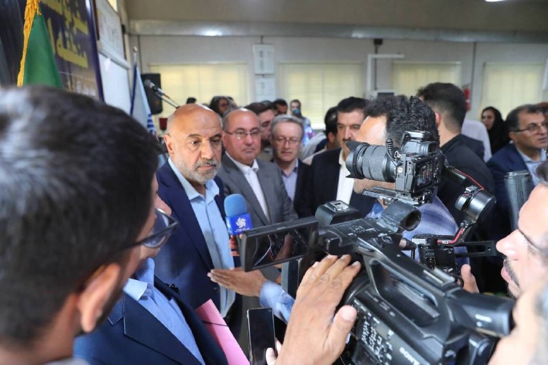 خبرگزاری ایرنا: 🔸میدری: تغییر سیاست دولت در عرضه کالابرگ صحت ندارد🔹وزیر تعاون، کار و رفاه اجتماعی با تکذیب اخبار منتشرشده درباره تغییر ش