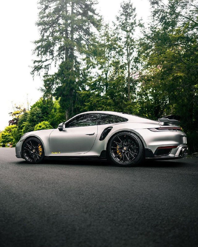 Porsche 911 (992) Turbo S 3