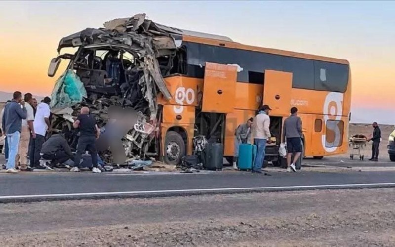 שלושה בני אדם נהרגו בהתנגשות בין אוטובוס למשאית במצרים 25 נפצעו, כולל שלושה רוסים. נתונים כאלה הם בהתייחסות…