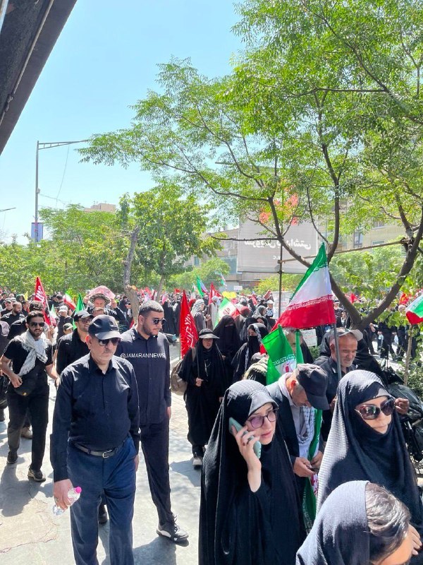 נוכחותם של רשויות דת ובכירים בהלוויה ההיסטורית של האימאם שנהרג