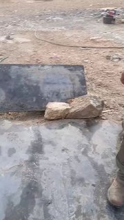 פרובוקציות יומיומיות.. מתנחל מסתער על בתי התושבים בח'רבת אל-בטם במסאפר יטא, דרומית לחברון.