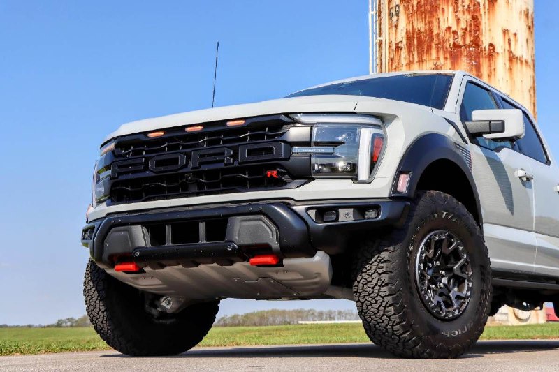 Ford намекает на появление новых моделей Raptor