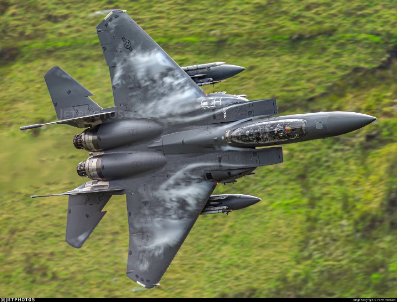 🎬 بیسیمچی مدیا: ‏✅ جنگنده F-15E با کد 00-3000 و کال‌ساین DUDE44، متعلق به اسکادران ۴۹۴ جنگنده مستقر در لیکنهیث که در ۳ آوریل ۲۰۲۶ بر فرا
