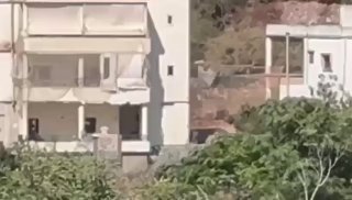 🚨משאית ישראלית עמוסה בחומרי נפץ בעיירה זאוטאר שבמזרח העיר.