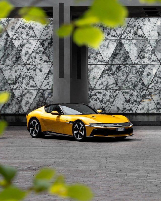 Ferrari 12 Cilindri