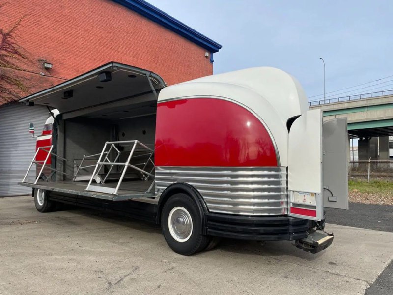 Редчайший GM Futurliner 1940 года пустят с молотка за миллион долларов 3