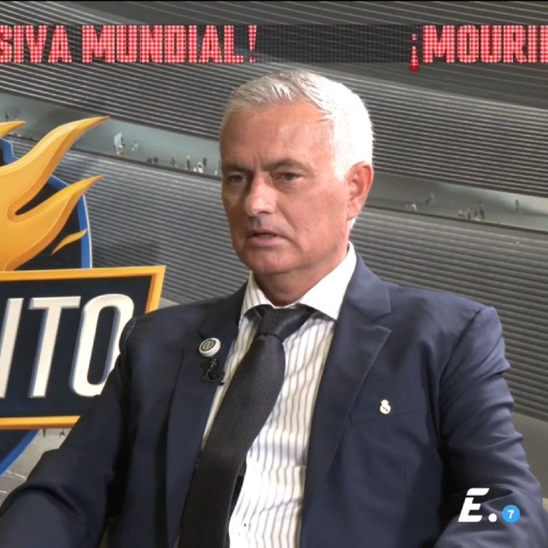 RealMadridCFNews | رئال مادرید سی اف نیوز: 💢یه چیزایی حس کرده بودم⚪️نظرت درباره پرونده نگریرا چیه؟🗣 ژوزه مورینیو: وقتی من اینجا بودم، یه بوهایی به مشام میرسید.⚪️و